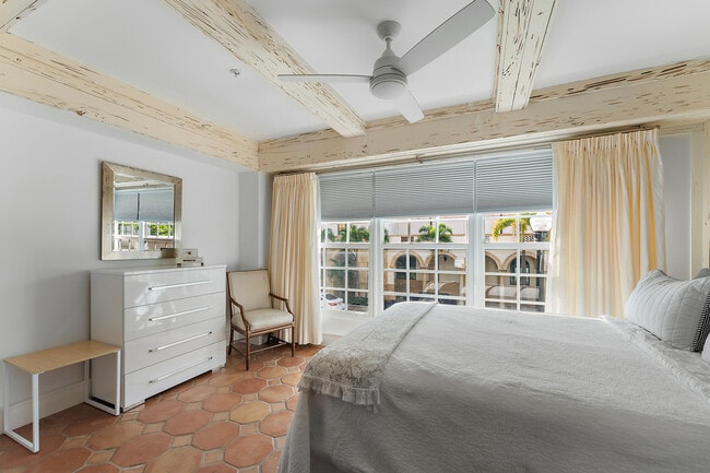 Building Photo - 235 Sunrise Ave