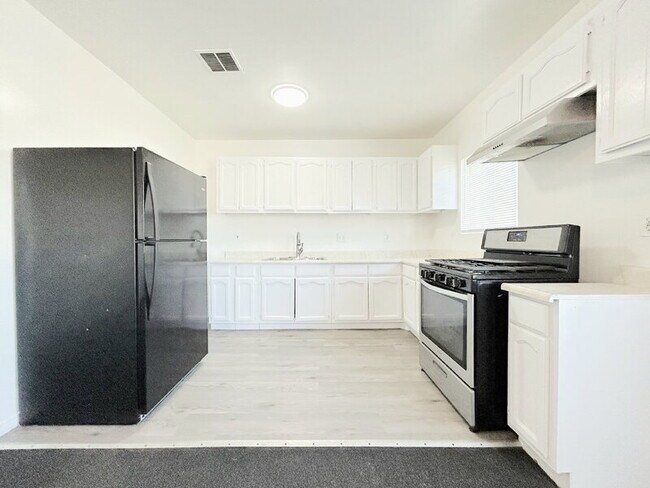 Building Photo - 8251 San Pedro St