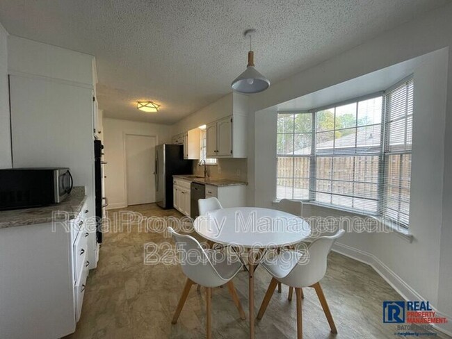 Building Photo - 5536 Parkforest Dr