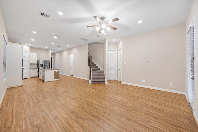 Building Photo - 10408 Quiet Courtyard Rd