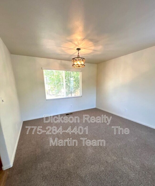 Building Photo - 5153 Lorenzo Ln