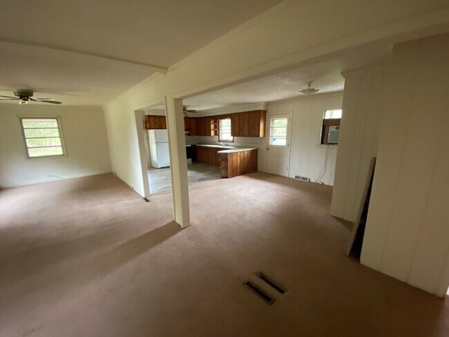 Building Photo - 14533 Idlewild Rd