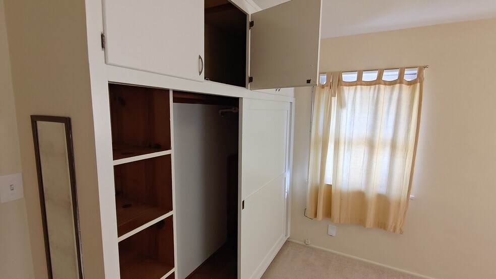 Second bedroom storage - 2471 Riverside Pl