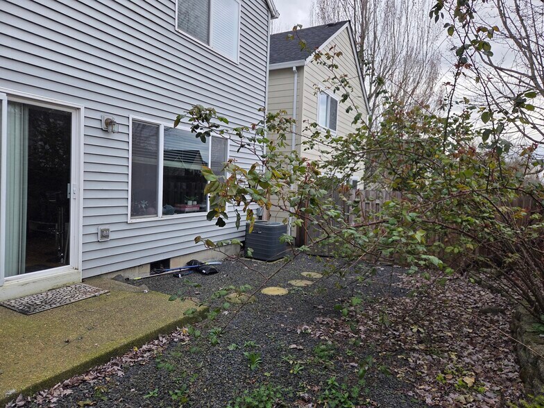 Building Photo - 15265 NW Nightshade Dr