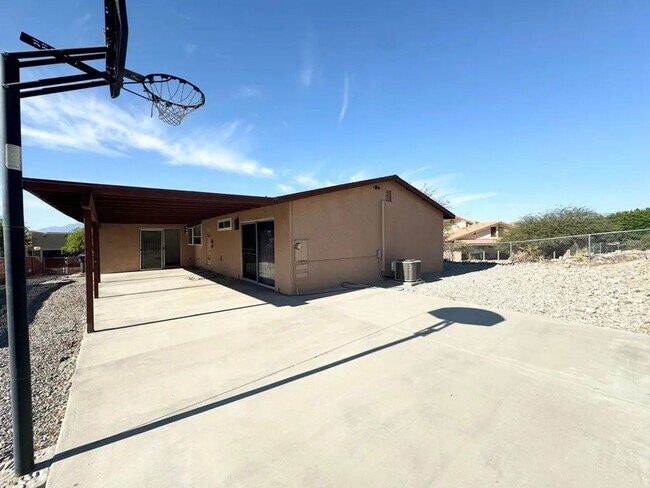 Building Photo - FRESH, CLEAN & BRIGHT 3 BED 2 BATH