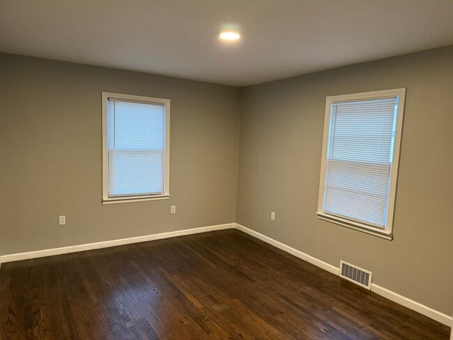 Building Photo - 2200 Ozark St