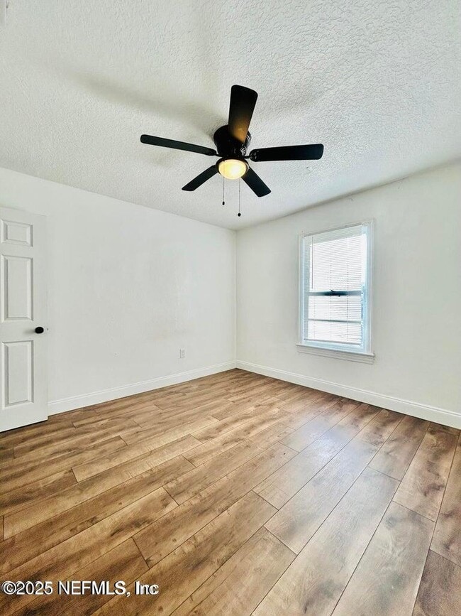 Building Photo - 7537 Oakwood St