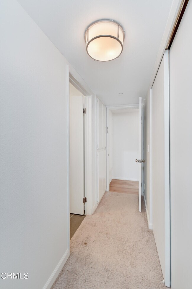 Building Photo - 296 Foothill Dr