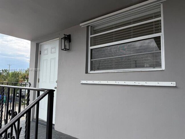 Building Photo - 4617 NW 2nd Terrace