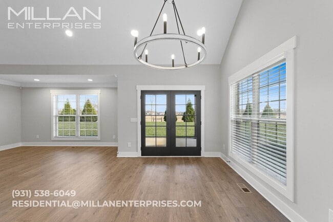 Building Photo - Elegant All-Brick Townhome in a Gated Community in Sango