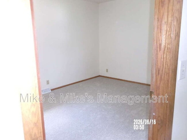 Building Photo - 18620 Midland Pl