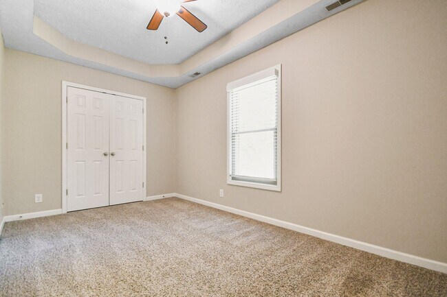 Building Photo - Pet Friendly Three Bedroom with Bonus!