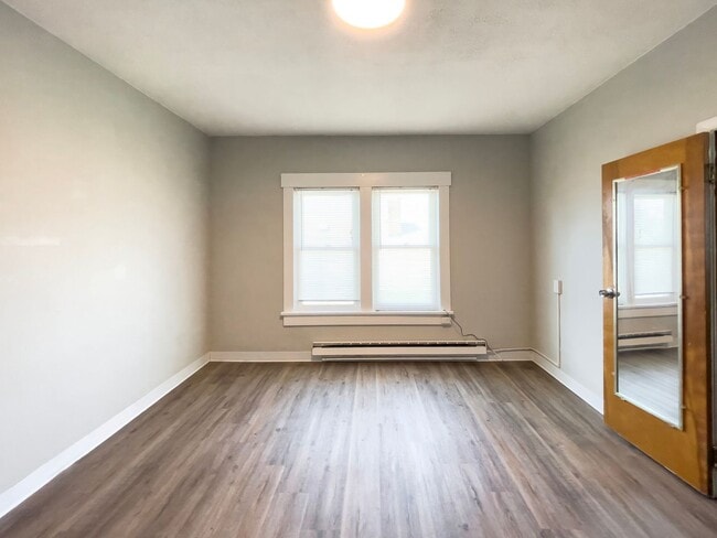 Building Photo - Preleasing for August 2026!! Studio Apartment Near Ball State's Campus & The Village!