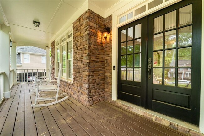 Building Photo - 313 Oak Hill Ln