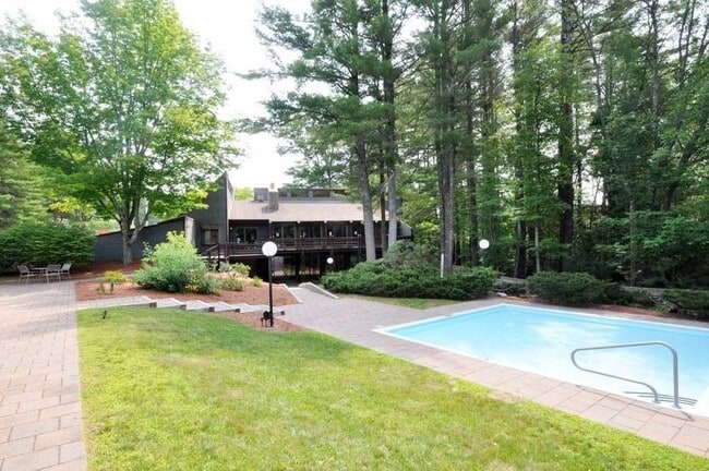 Building Photo - 546 Great Elm Way