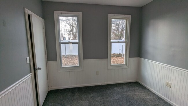 Building Photo - Charming 3-bedroom, 1-bathroom home located in the heart of Akron