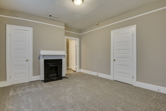 Building Photo - 104 Ellis St