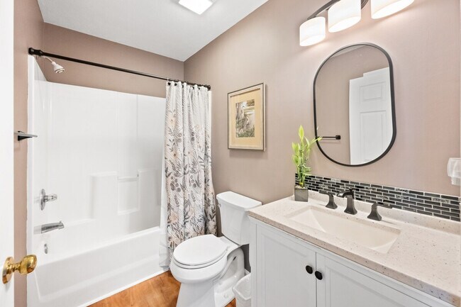 Building Photo - 549 Blue Stem Dr