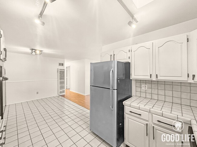 Building Photo - Beautiful 3B/2BA w/ Large Yard, 2 Car Garage & RV Parking!