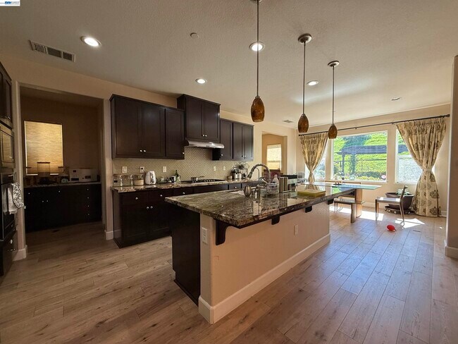 Building Photo - 7826 Kelly Canyon Pl