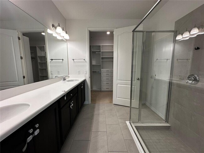 Building Photo - 15512 Sunquat Dr