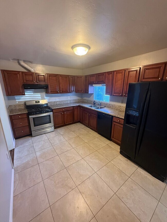Building Photo - Beautiful 3 Bedroom La Mesa Home