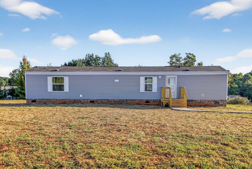 Primary Photo - 181 Nolan Rd