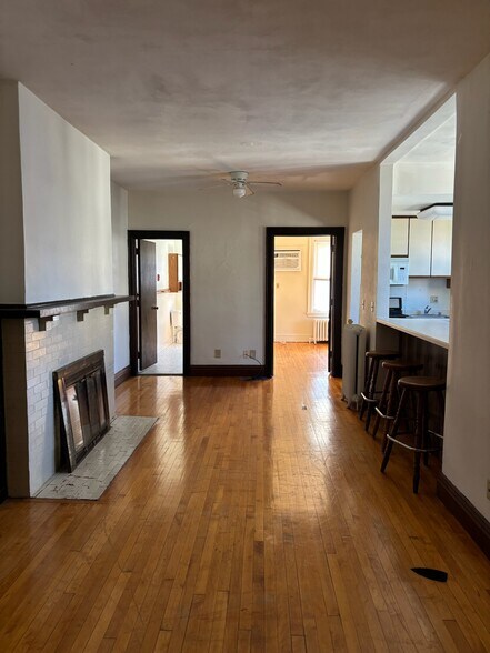 Building Photo - 612 Howard Plz