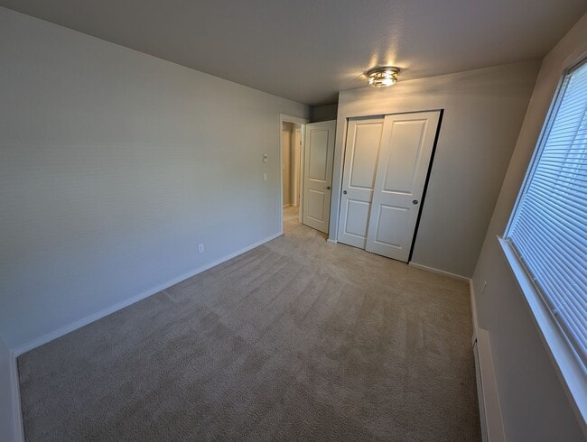 Building Photo - High End 3 Br Condo off of Bothell-Everett...