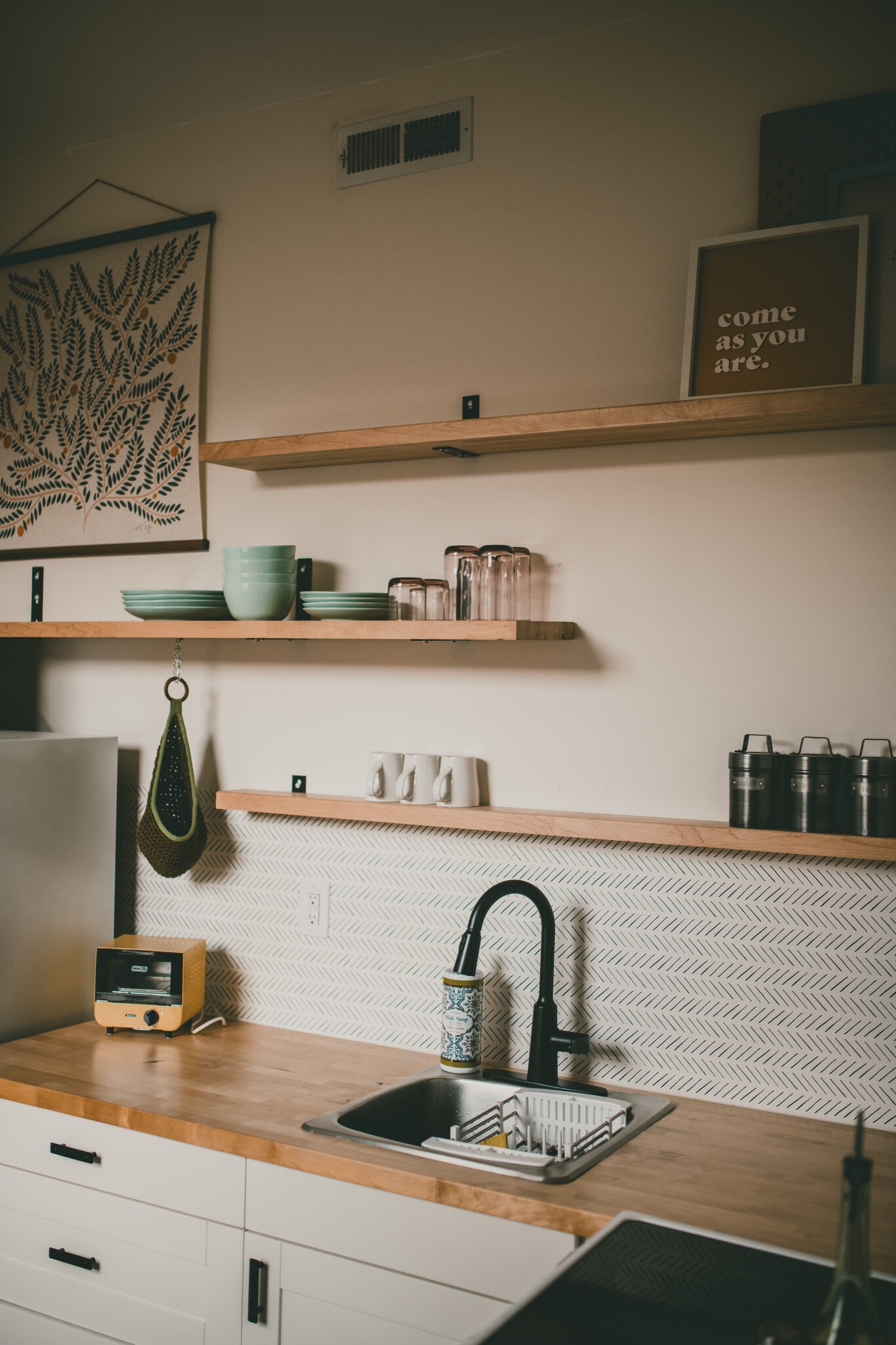 Building Photo - 100 State St N