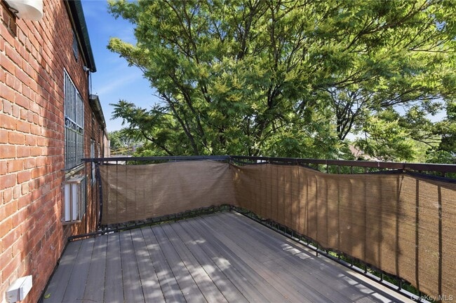 Building Photo - 59-17 Kissena Blvd