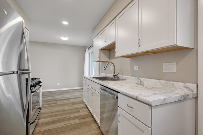 Building Photo - 1031 Maple Ln
