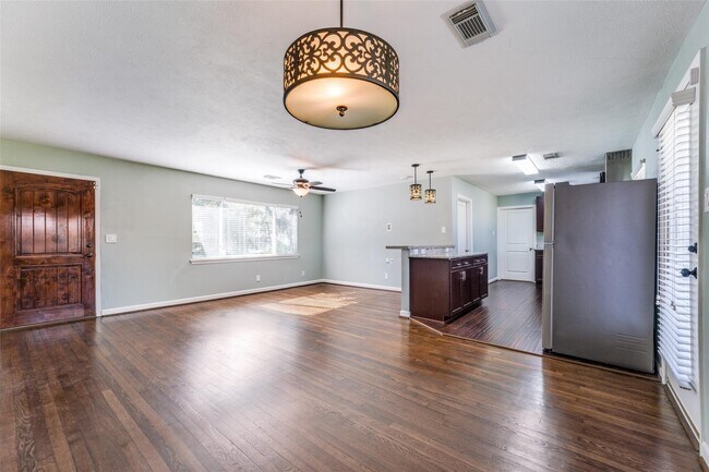 Building Photo - 4502 Brookwoods Dr