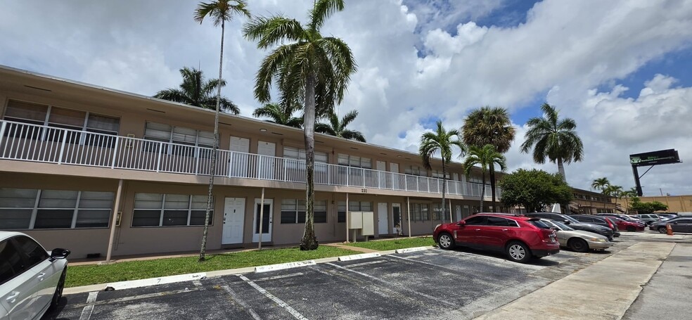 Building Photo - 230 SW 11th Ave