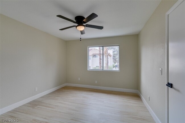 Building Photo - 821 Long Branch Dr