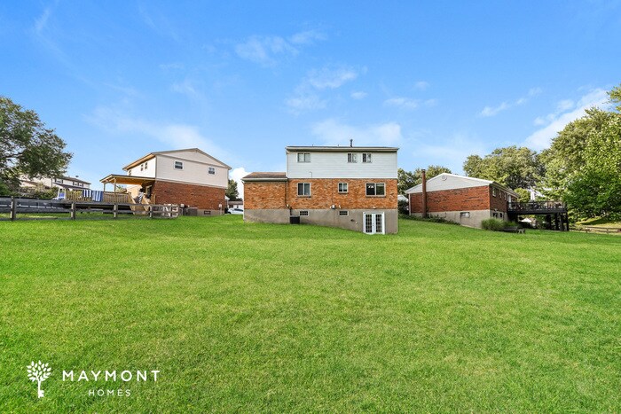Building Photo - 3506 Lindenwood Dr