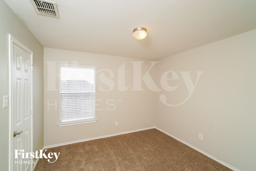 Building Photo - 24014 Buckthorn Pass