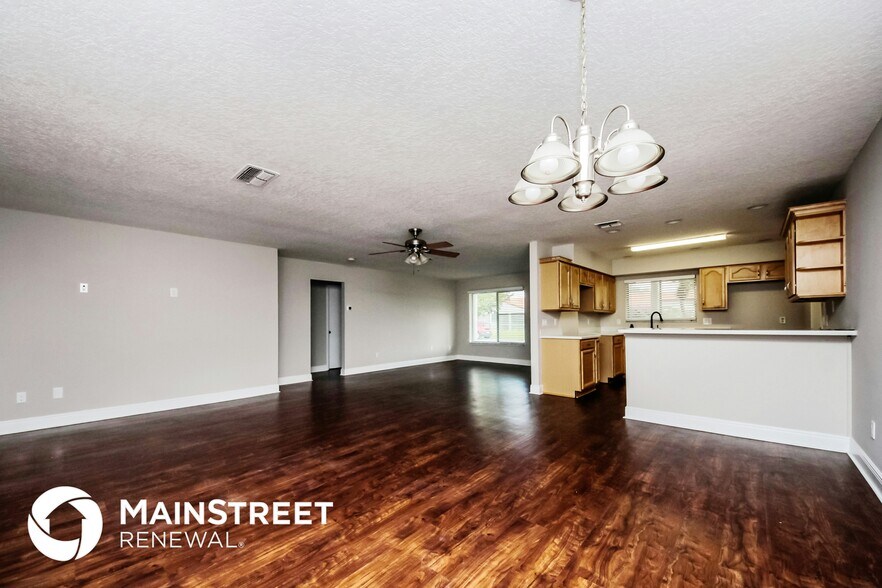 Building Photo - 10851 Waterford Ct