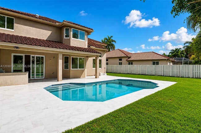 Building Photo - 852 Heritage Dr