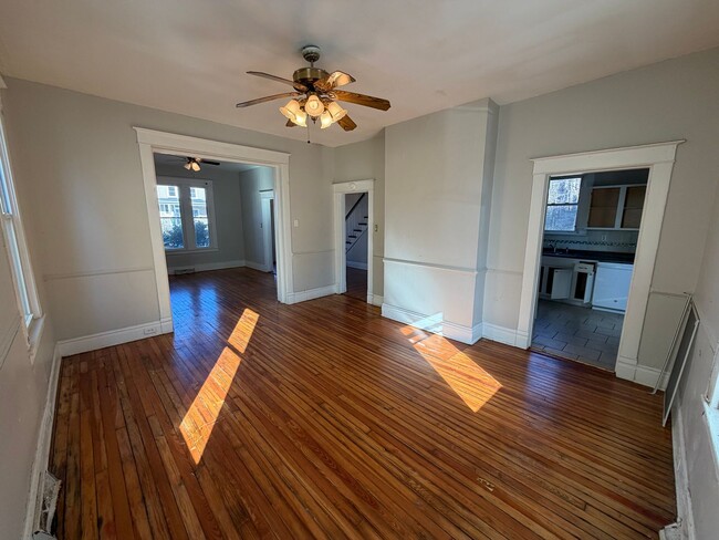 Building Photo - Charming 4bdrm/1.5bth Home Located in Richmond's North Highland Park w/Balcony!!