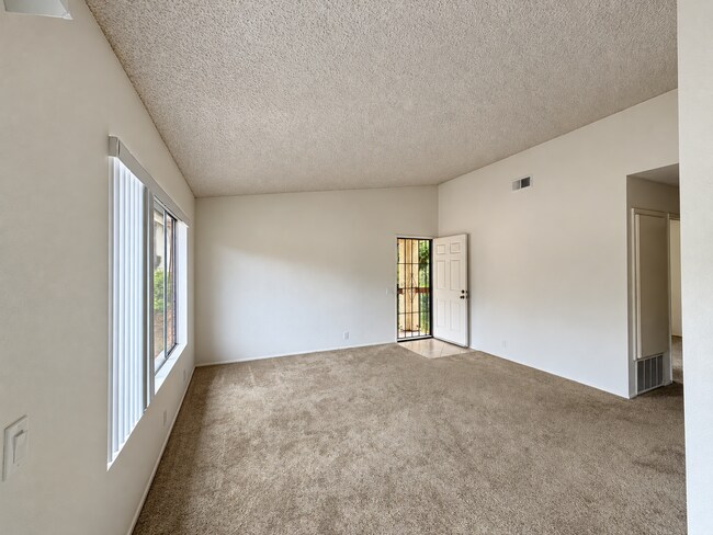 Building Photo - 4090 Rosenda Ct