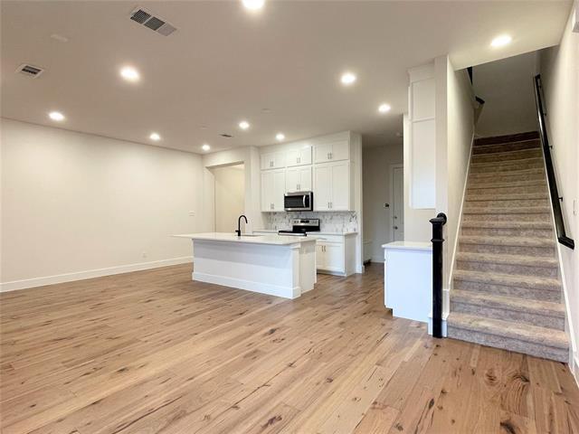 Building Photo - 8242 Primrose Wy