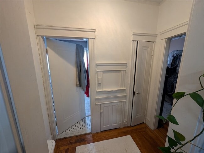 Building Photo - 43 Sargent Ave