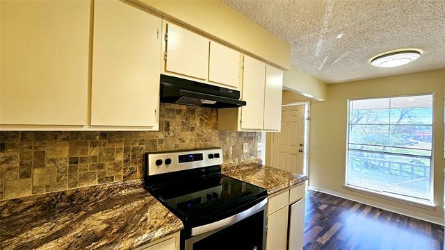 Building Photo - 202 Park Cir