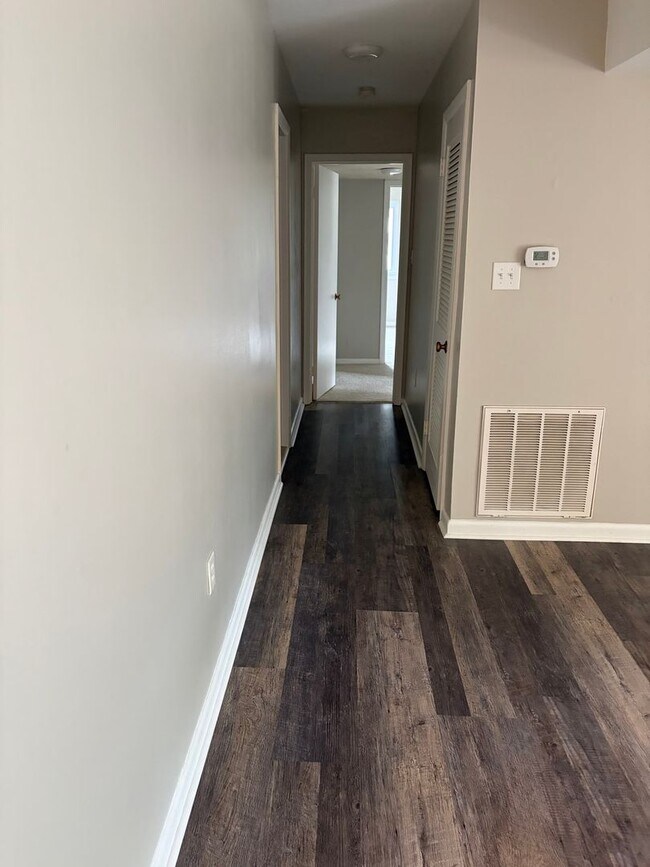 Building Photo - REMODELED NW RALEIGH 3 BEDROOM CONDO IN MARTINIQUE--SWIMMING POOL- UPDATED PRIMARY BATHROOM