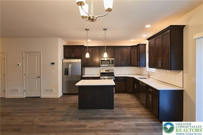 Building Photo - 6639 Stein Way