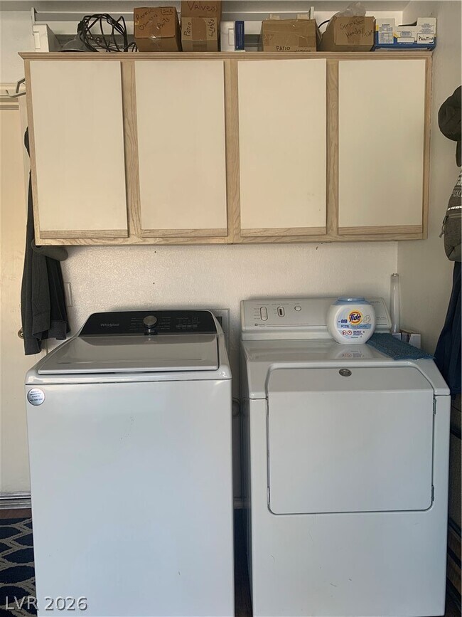 Building Photo - 2924 Crown Ridge Dr