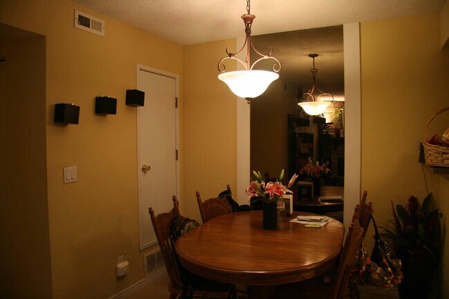 B105 Dining Room - 8555 Fairmount Dr