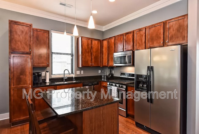 Building Photo - 3475 Spencer St