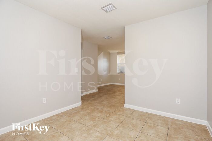 Building Photo - 1495 NE 33rd Ave